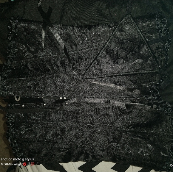 Black Corset - Picture 2 of 3